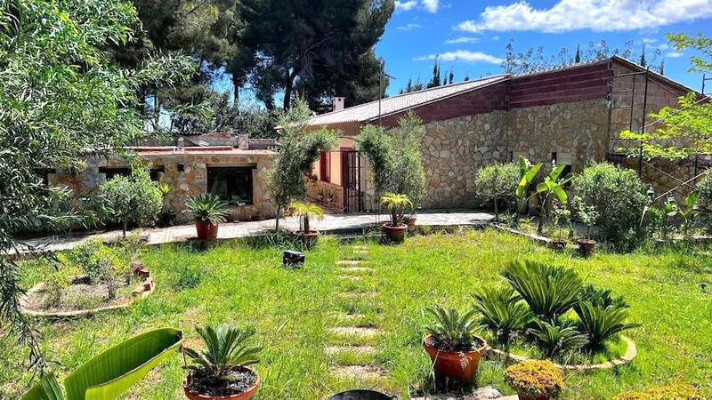 Villa en venta en Torrevieja, Alicante