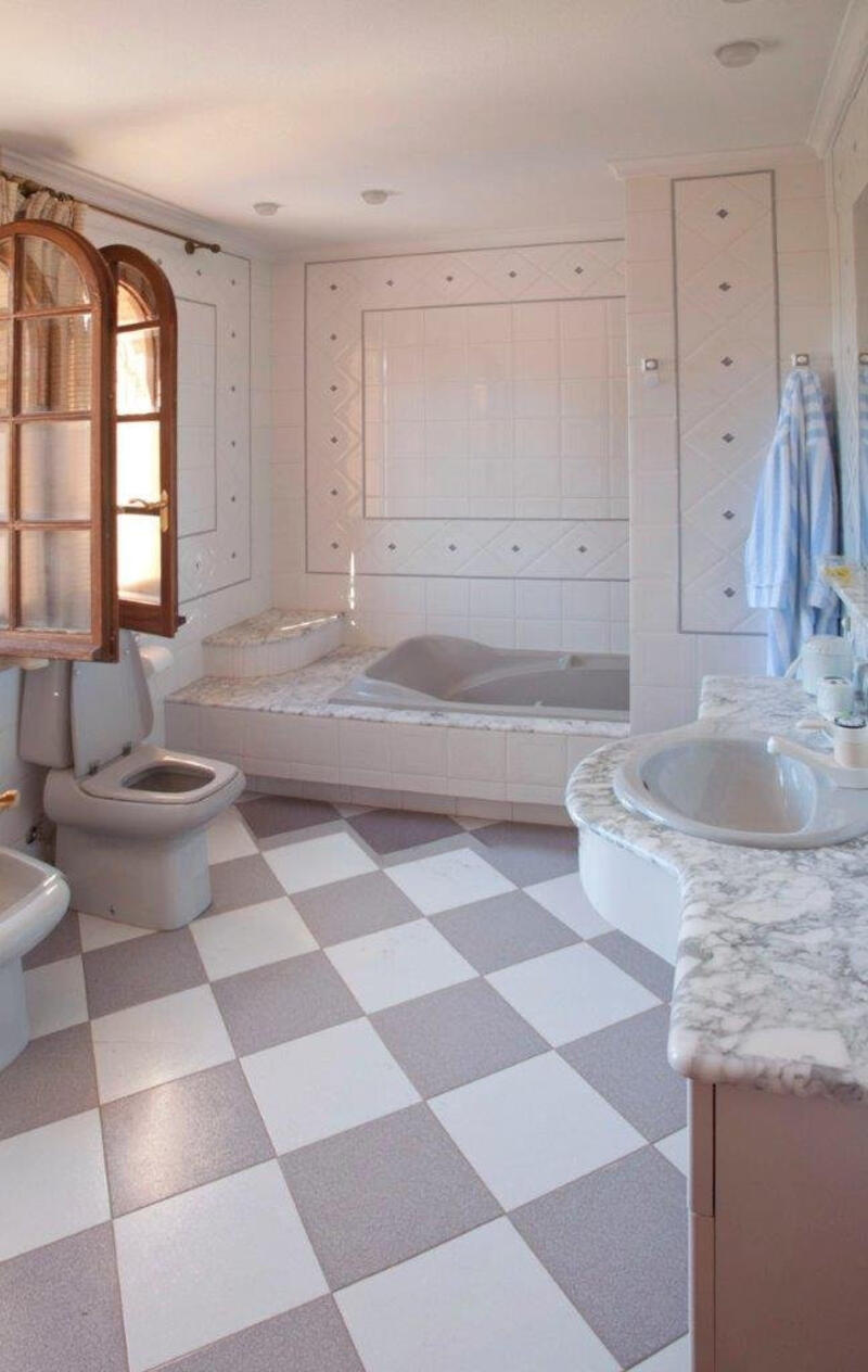 5 soverom Villa til salgs