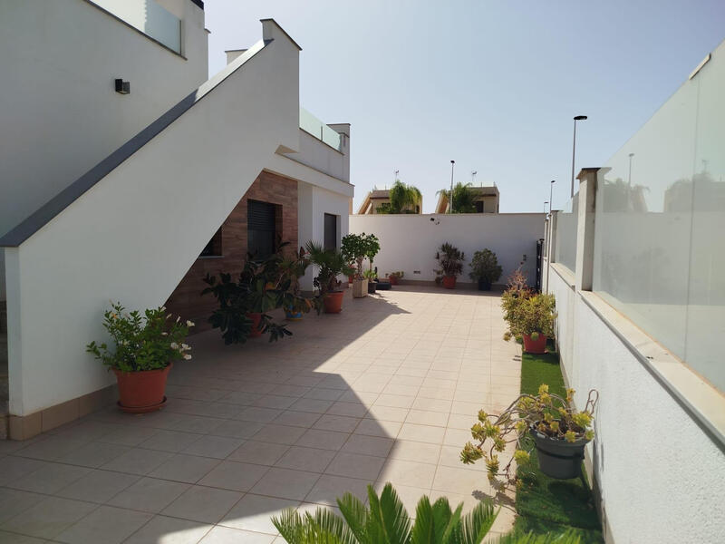 2 Cuarto Villa en venta