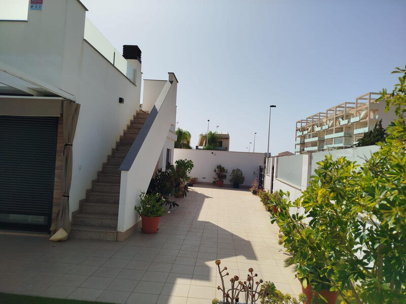 2 Cuarto Villa en venta