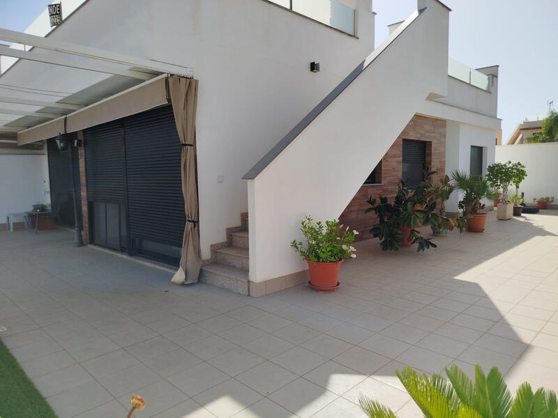 2 Cuarto Villa en venta