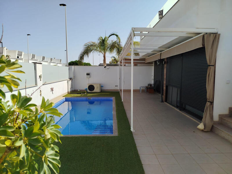 2 Cuarto Villa en venta