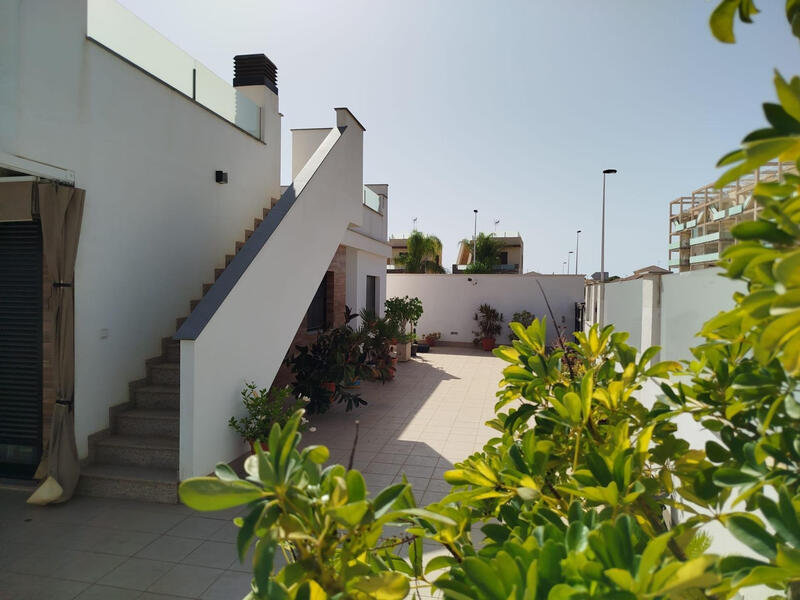 2 Cuarto Villa en venta