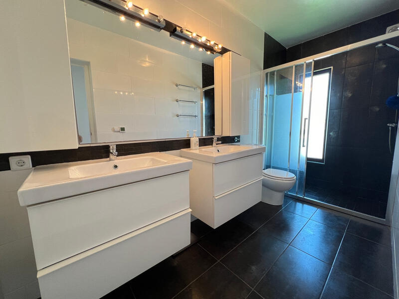 5 bedroom Villa for sale