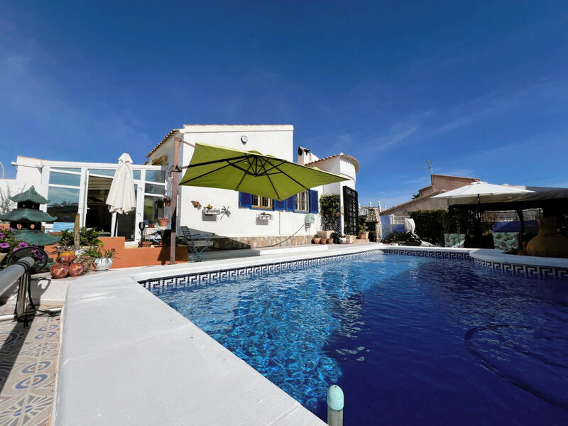Villa til salgs i Orihuela, Alicante