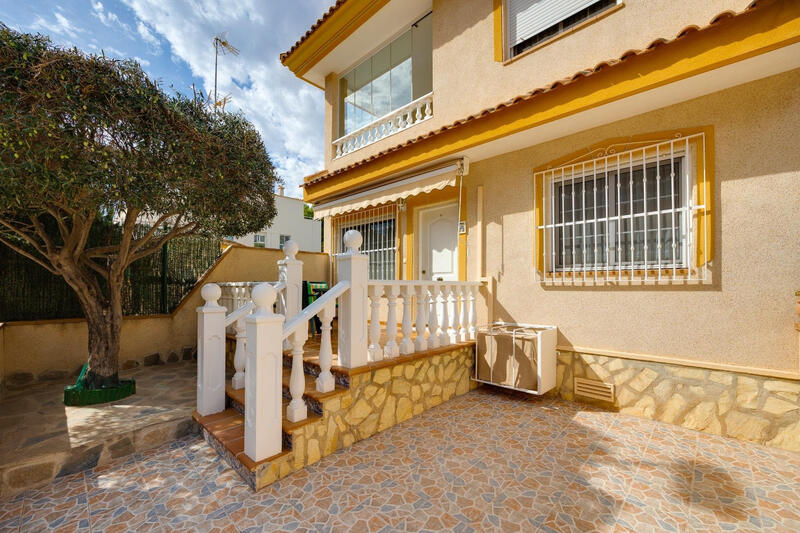 3 Cuarto Villa en venta