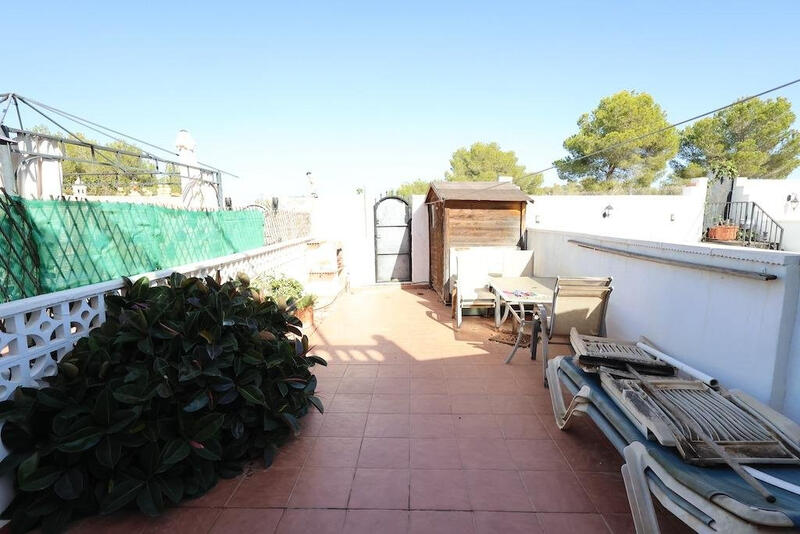 3 slaapkamer Gezinswoning Te koop