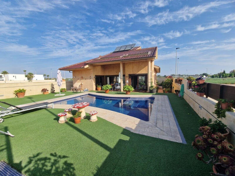 вилла продается в Santiago de la Ribera, Murcia