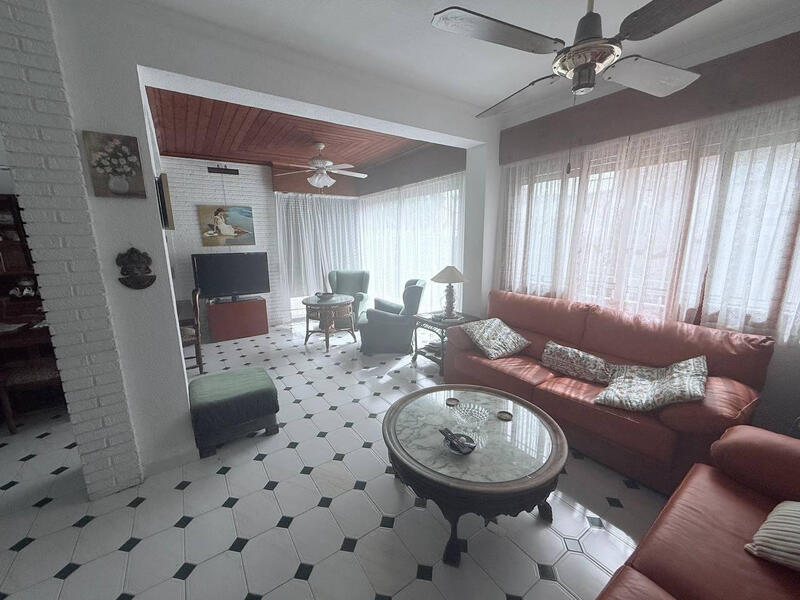4 Cuarto Villa en venta