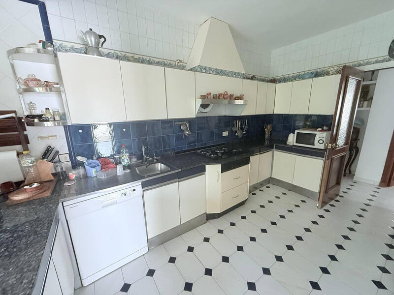 4 Cuarto Villa en venta