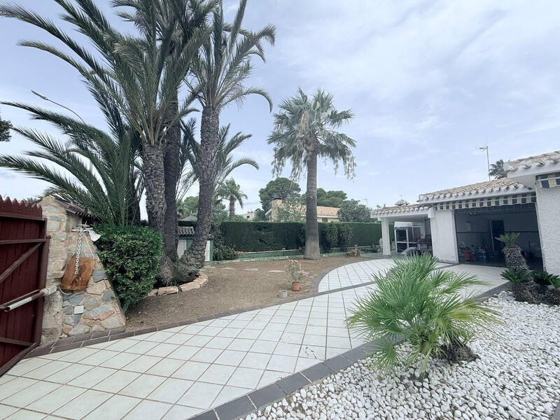 4 Cuarto Villa en venta