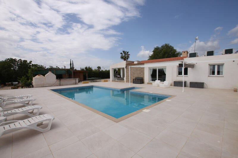 Auberge à vendre dans Torrevieja, Alicante