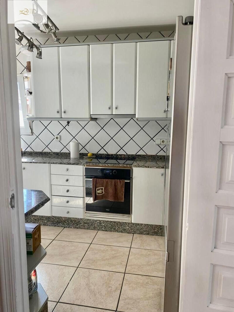 4 slaapkamer Gezinswoning Te koop