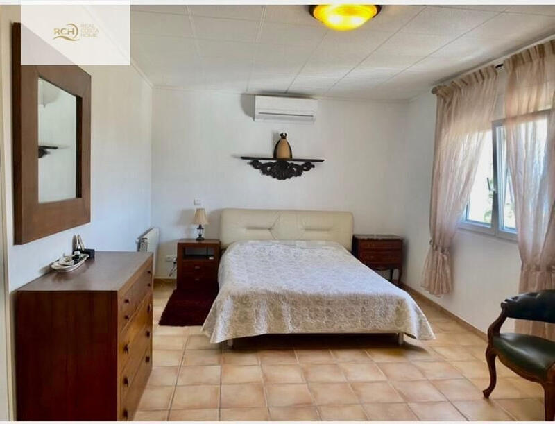 4 slaapkamer Gezinswoning Te koop