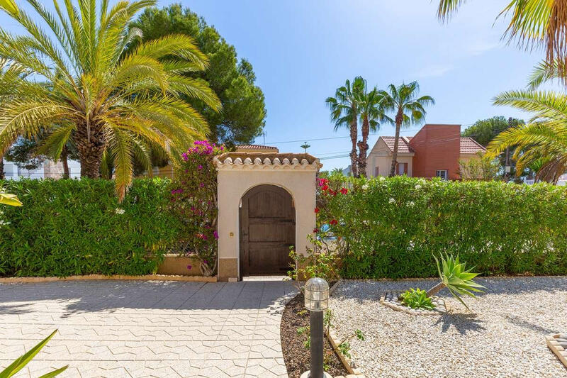 6 soveværelse Villa til salg