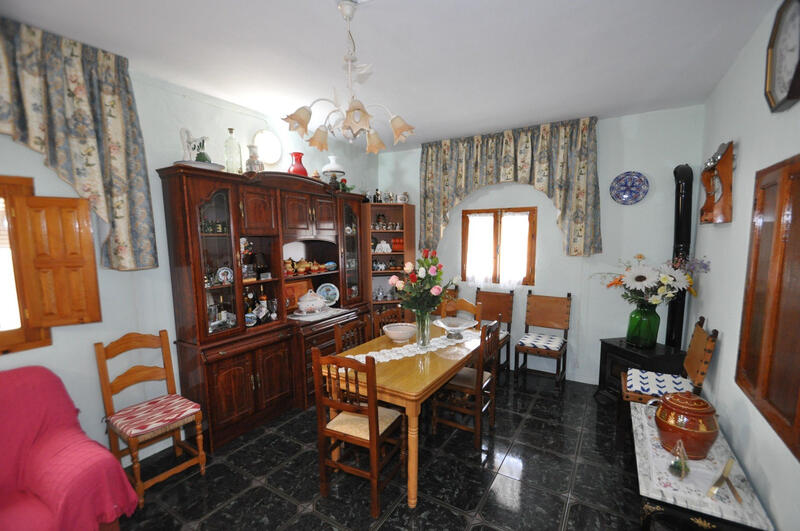 9 Cuarto Casa de Campo en venta