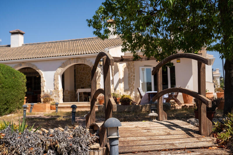 6 Cuarto Villa en venta