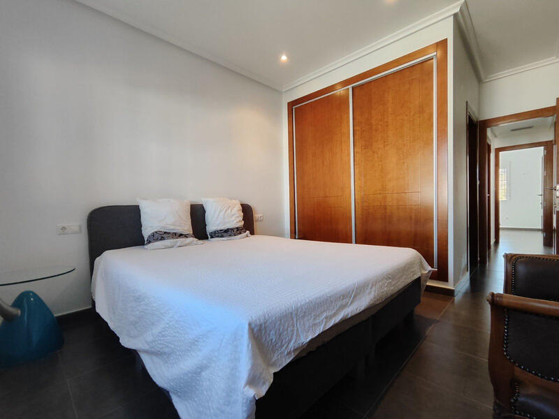 4 bedroom Villa for sale