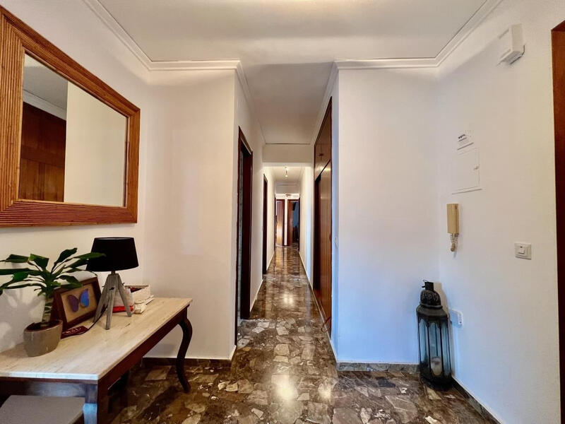 4 bedroom Apartment for sale