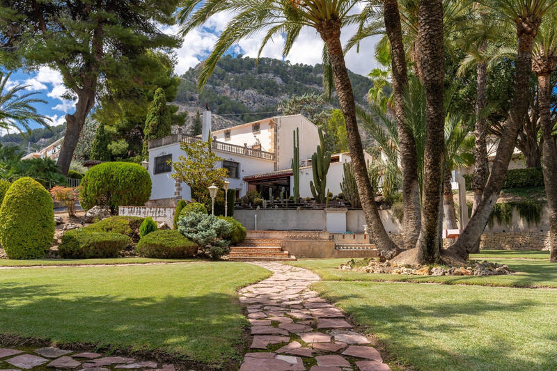 Villa for sale in Torrevieja, Alicante