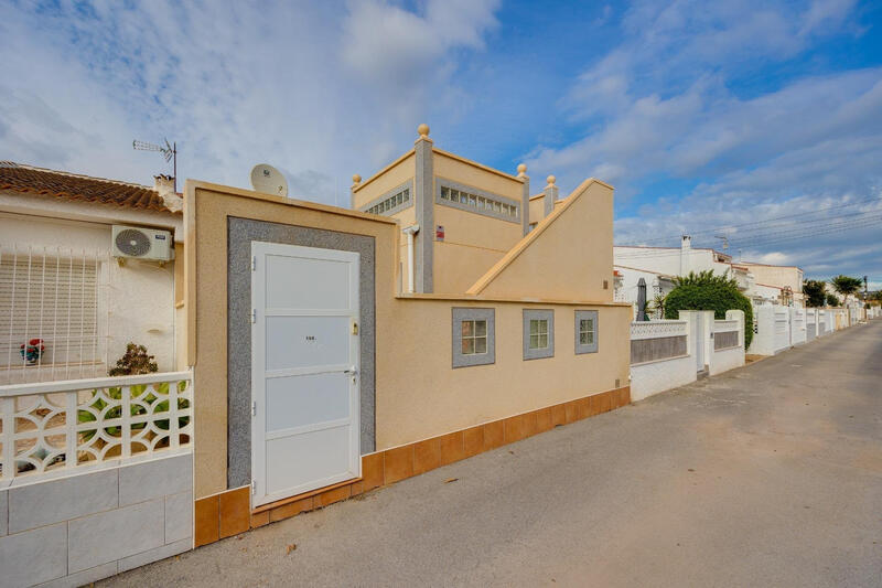 городская тюрьма продается в Torrevieja, Alicante
