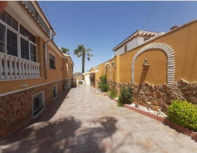 6 soveværelse Villa til salg