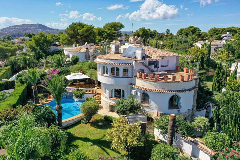 5 bedroom Villa for sale