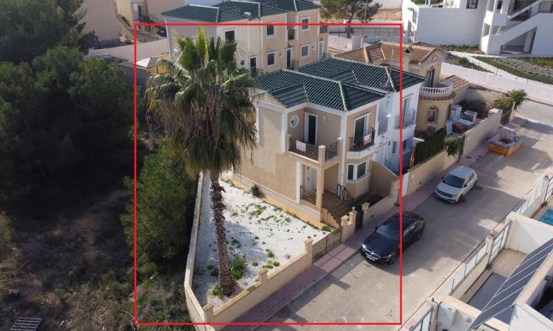 Villa zu verkaufen in Orihuela, Alicante