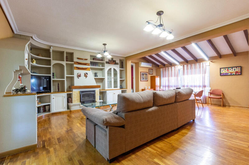 4 bedroom Villa for sale