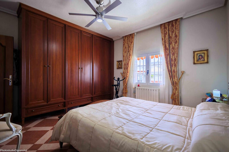 5 bedroom Villa for sale