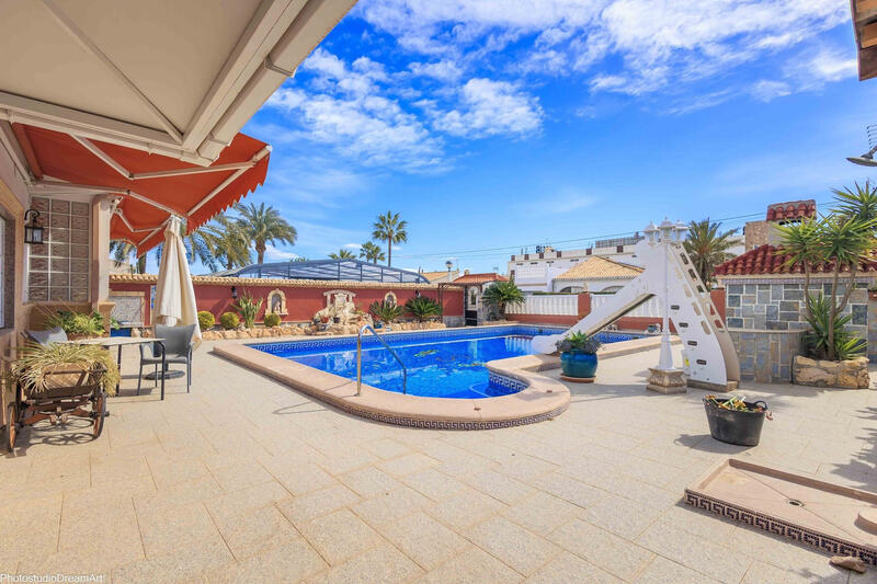 5 bedroom Villa for sale