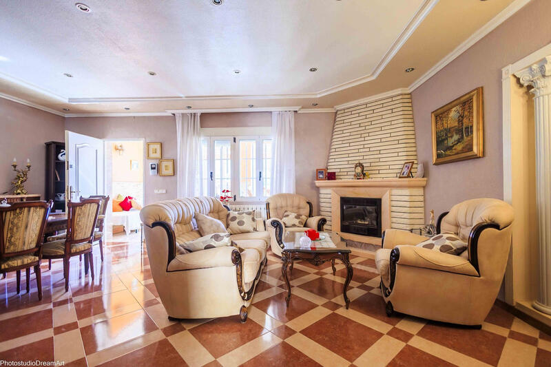 5 bedroom Villa for sale