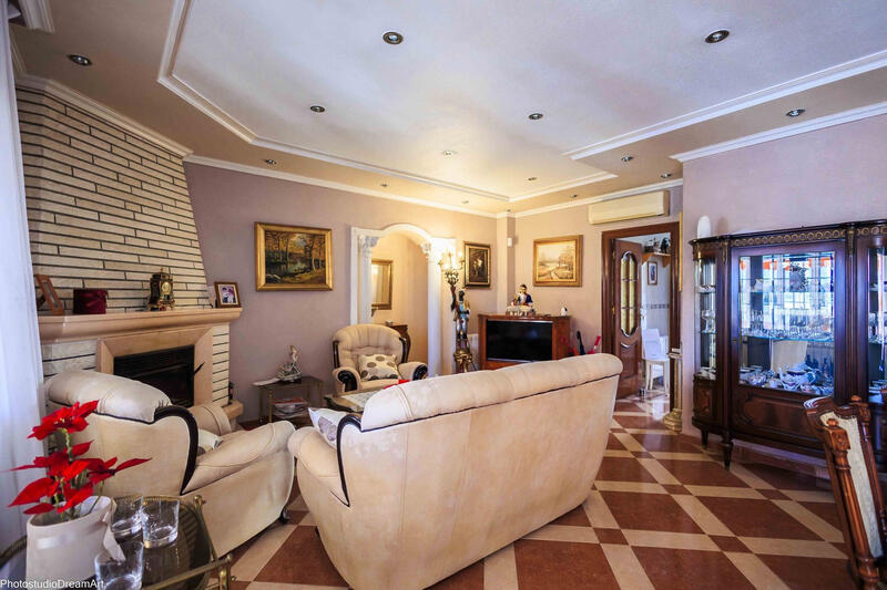 5 bedroom Villa for sale
