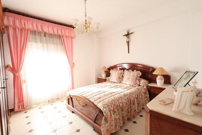 3 bedroom Apartment for sale