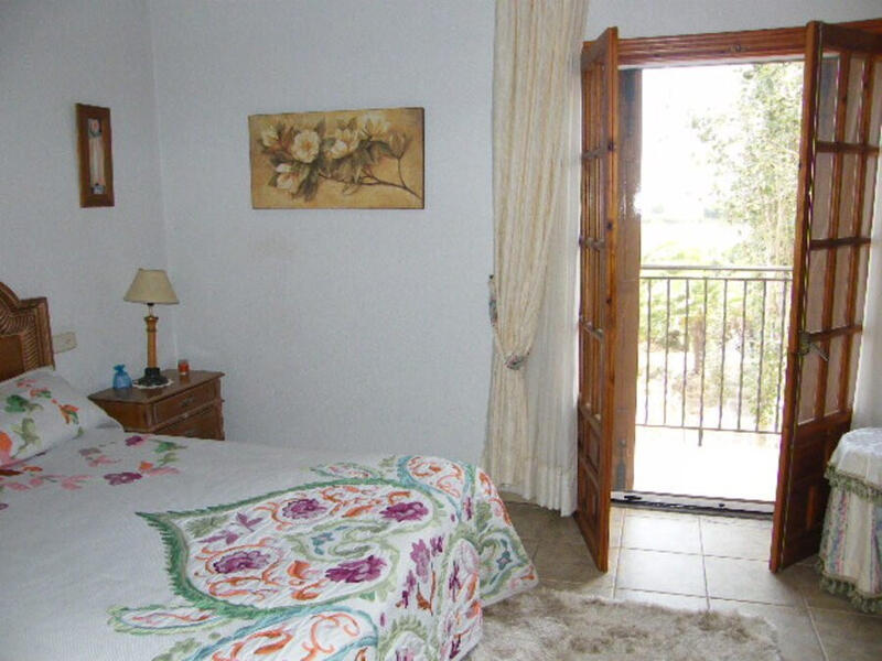 4 slaapkamer Landhuis Te koop