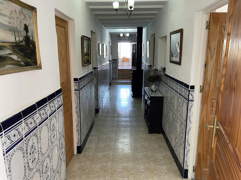 4 bedroom Country House for sale