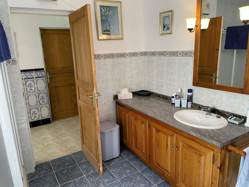 4 bedroom Country House for sale