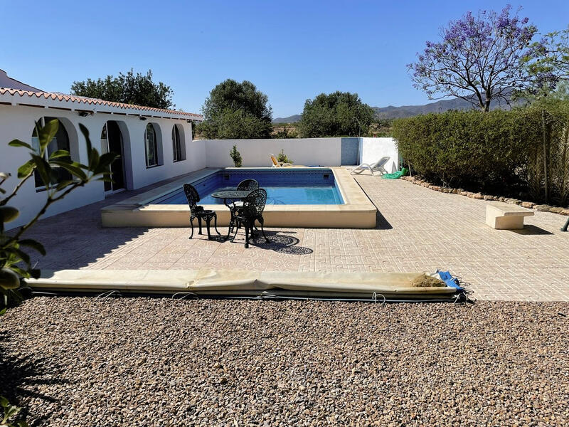 4 bedroom Country House for sale
