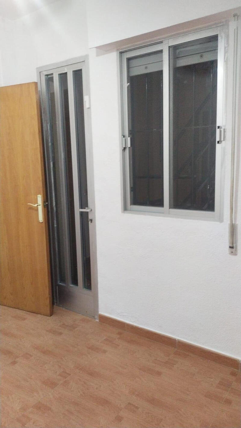 2 slaapkamer Gezinswoning Te koop