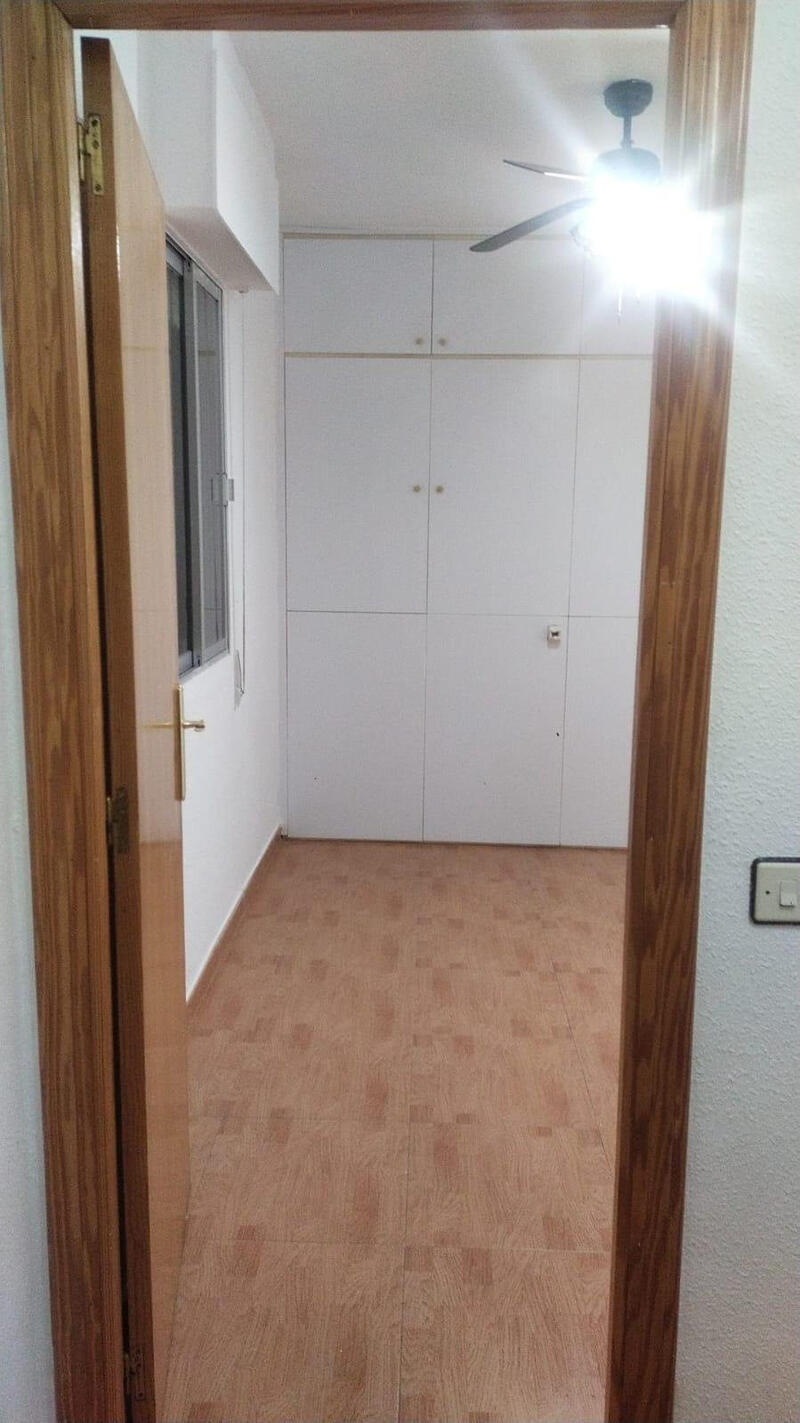 2 slaapkamer Gezinswoning Te koop