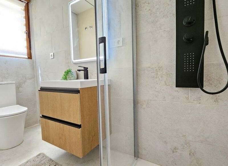 3 slaapkamer Gezinswoning Te koop