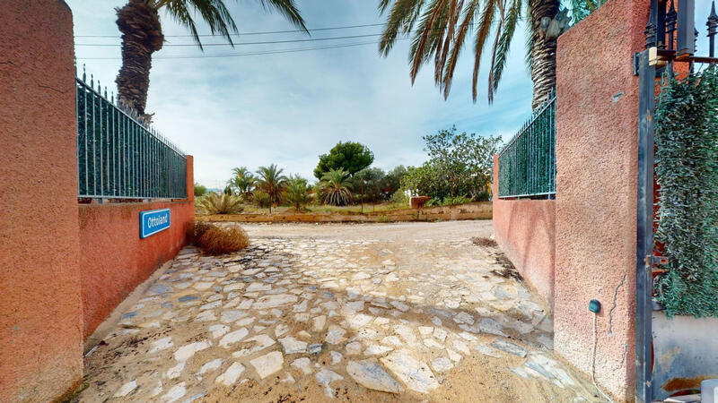 4 Cuarto Villa en venta