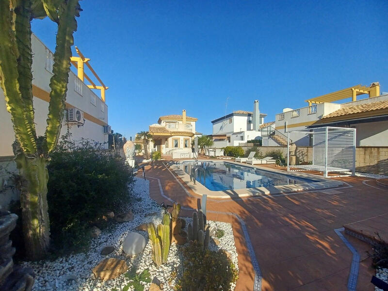 3 Cuarto Villa en venta