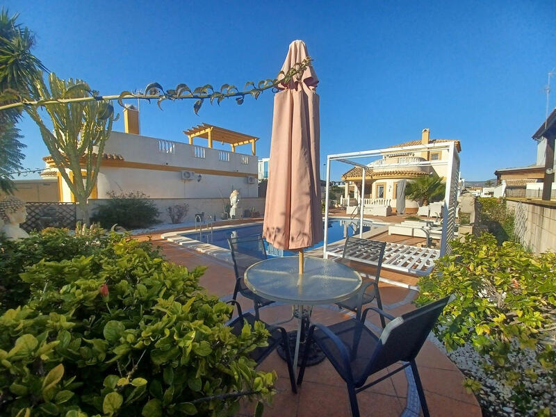 3 Cuarto Villa en venta