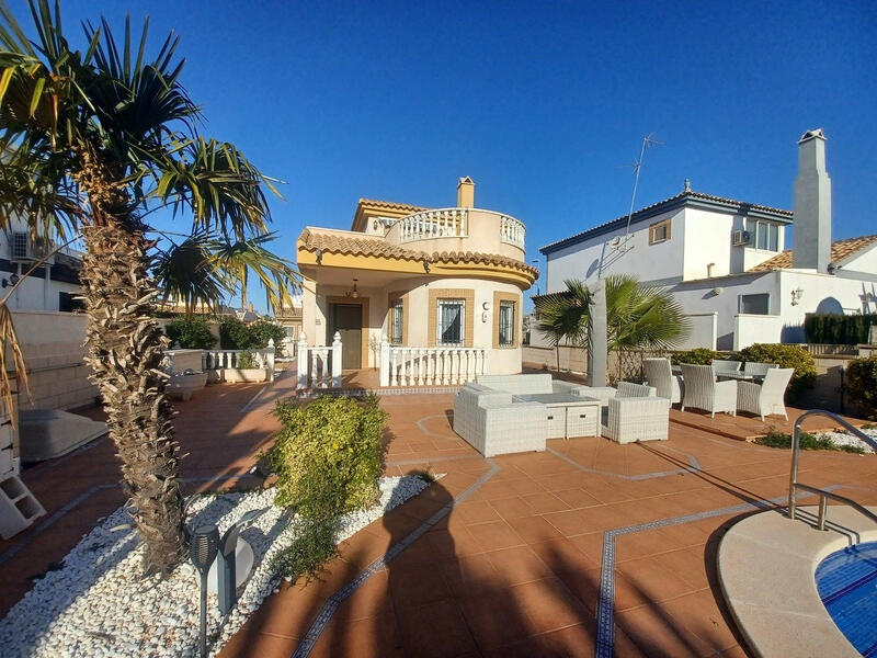 3 Cuarto Villa en venta