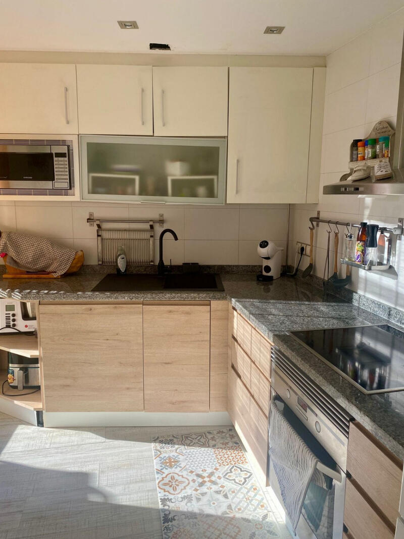 3 bedroom Apartment for sale
