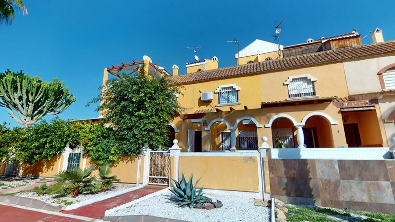 Villa à vendre dans Torrevieja, Alicante