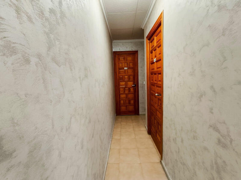 2 slaapkamer Gezinswoning Te koop