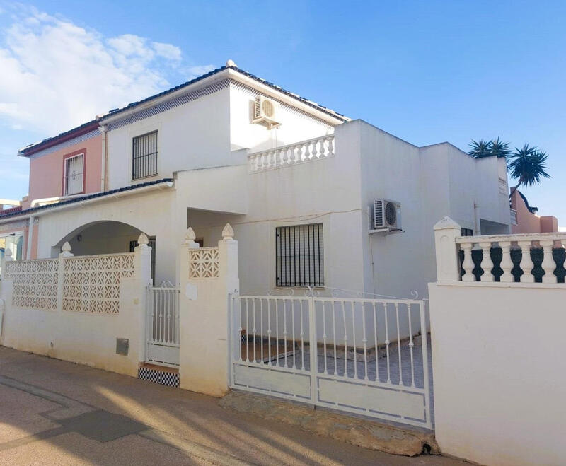 вилла продается в Torrevieja, Alicante