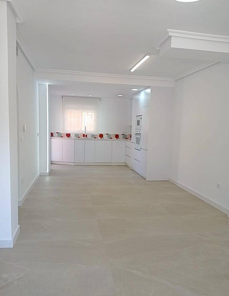2 Schlafzimmer Stadthaus zu verkaufen